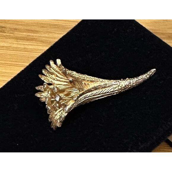 CASTLECLIFF GOLD AND RHINESTONE FLOWER PIN BROOCH VINTAGE - Picture 2 of 6